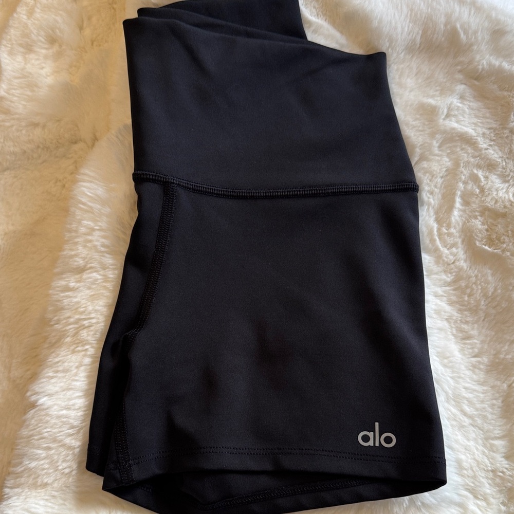 Alo Small Black shorts